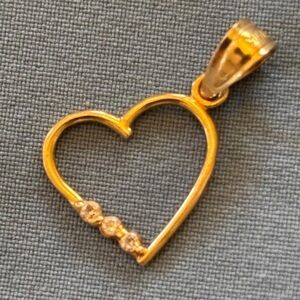 Elegant 10k Gold Heart Pendant